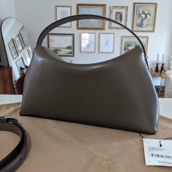 Toteme T Lock bag 1️⃣1️⃣0️⃣0️⃣ - Picture 9 of 16